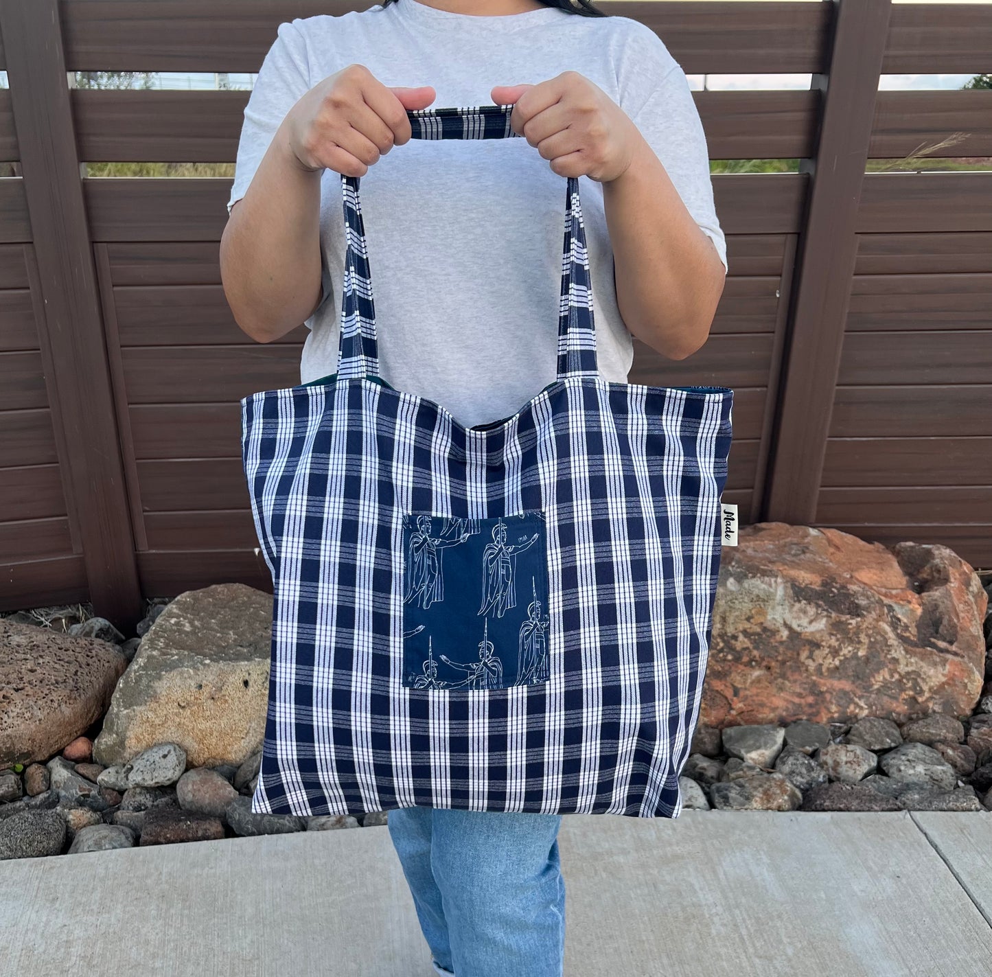 Kamehameha Large Tote Bag